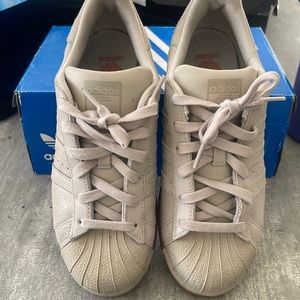 Superstar adidas sneaker
